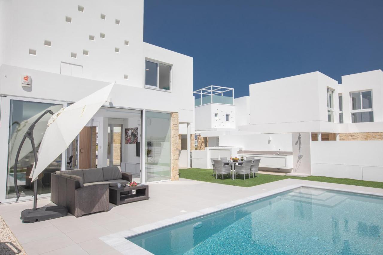 Relax At Your Brand-new Seaview Villa, Protaras-centre&beachside Villa *